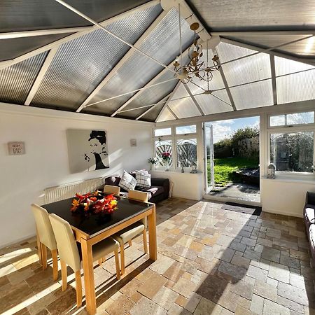 2 Bedroom Holiday Home In The Heart Of West Wales St Clears Εξωτερικό φωτογραφία