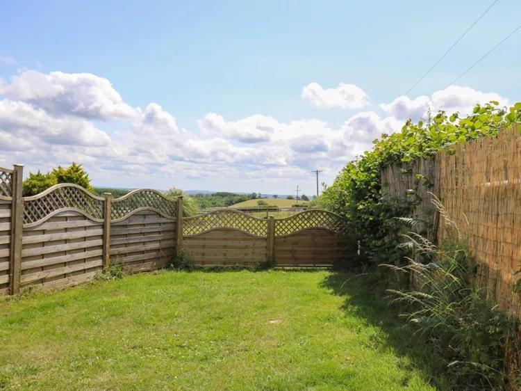2 Bedroom Holiday Home In The Heart Of West Wales St Clears Εξωτερικό φωτογραφία