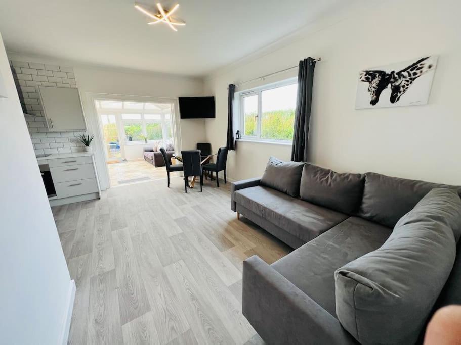 2 Bedroom Holiday Home In The Heart Of West Wales St Clears Εξωτερικό φωτογραφία
